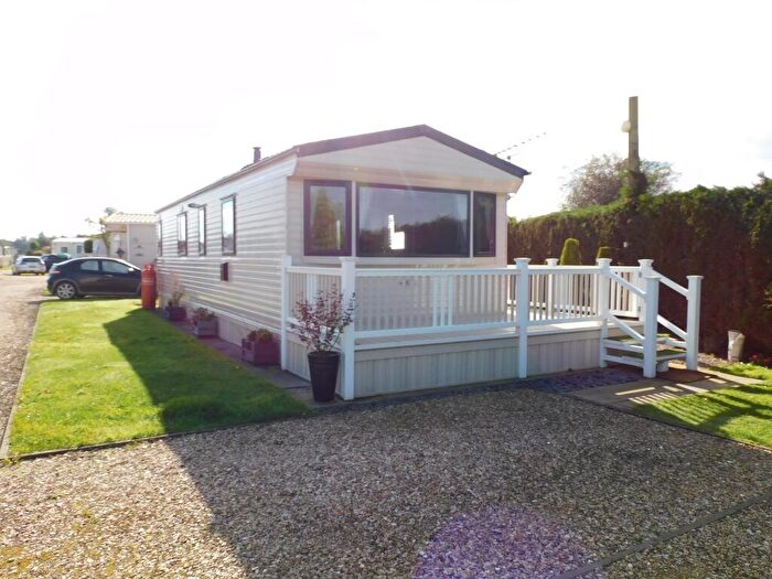 2 Bedroom Mobile Home For Sale In Heron Cottage Park, Frostley Gate., PE12