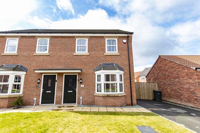3 Bedroom Semi-Detached House For Sale In Almond Avenue, Barlborough, Chesterfield, S43