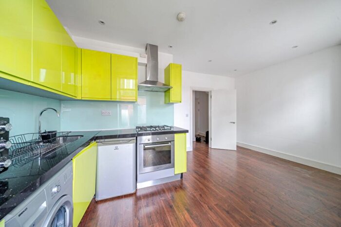 1 Bedroom Flat To Rent In Coleridge Road London, N8
