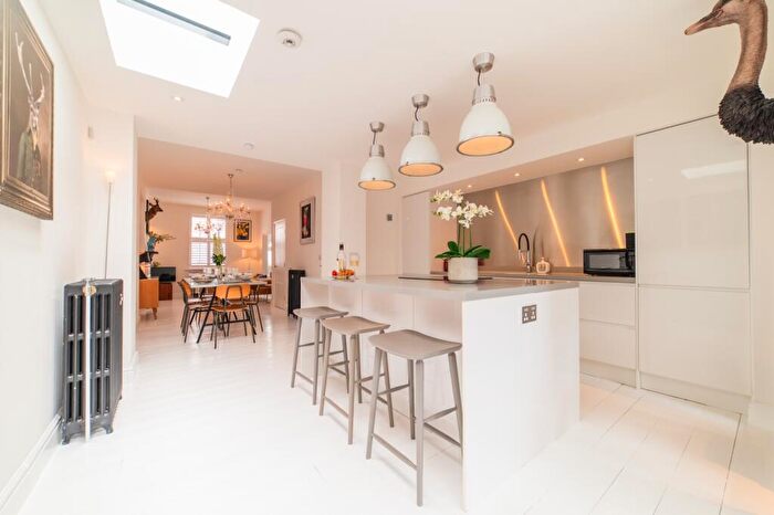 3 Bedroom Terraced House To Rent In Crawshay Street, City Centre, CF10