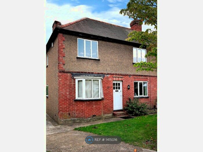 7 Bedroom Semi-Detached House To Rent In Lincoln Road, Guildford, GU2