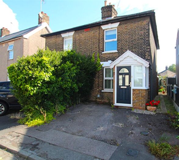 3 Bedroom Property To Rent In Wellesley Road, Brentwood, CM14