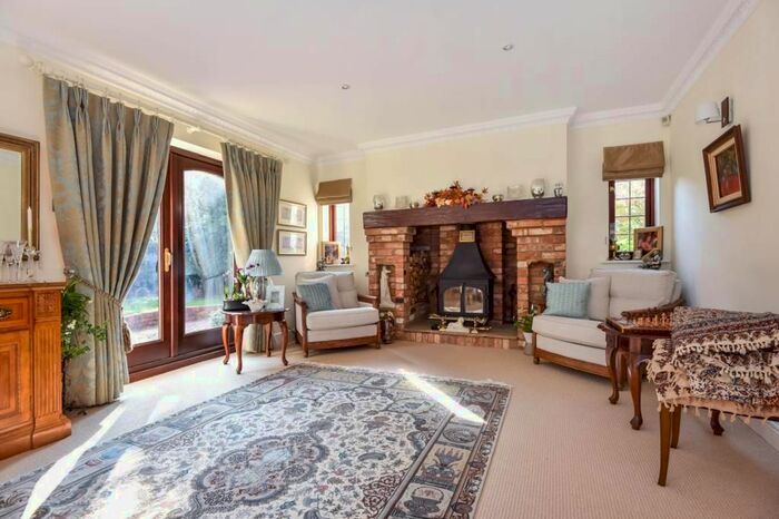 5 Bedroom Detached House For Sale In Maidenhead, Berkshire, SL6