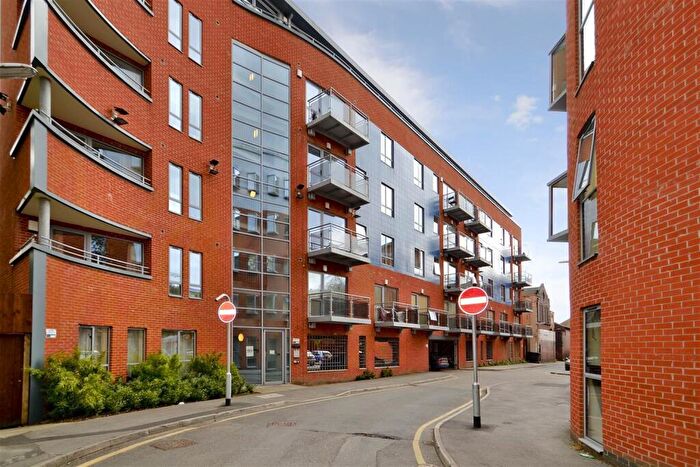 1 Bedroom Apartment To Rent In Ahlux House, LS2