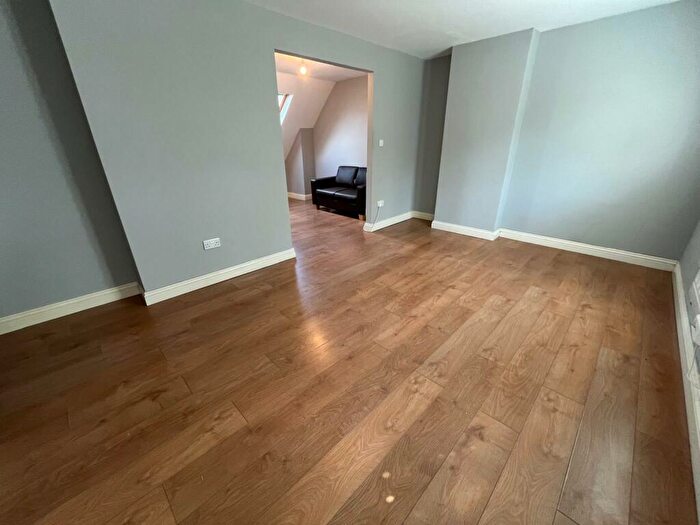 Studio To Rent In Brentmead Place, Golders Green, London, NW11