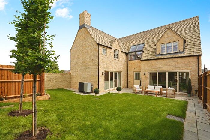 5 Bedroom Detached House For Sale In Ampney Meadows, Down Ampney, Cirencester, GL7