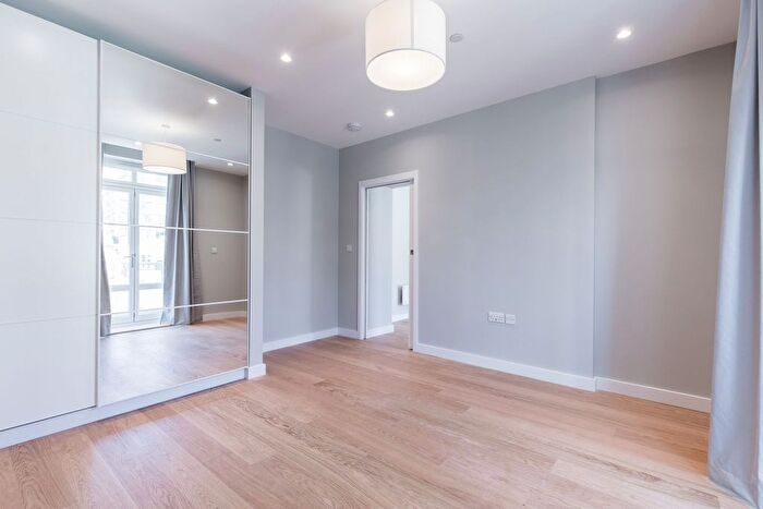 1 Bedroom Flat To Rent In Avonmore Road, London, W14