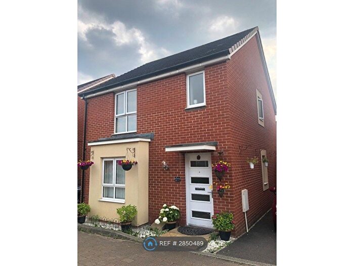 3 Bedroom Detached House To Rent In Eighteen Acre Drive, Patchway, Bristol, BS34