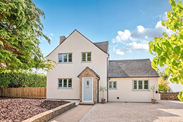 4 Bedroom Detached House For Sale In The Green, Chipping Norton, OX7