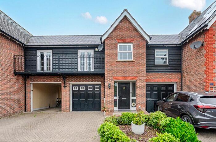 2 Bedroom Mews For Sale In John Fulkes Avenue, Thame, OX9