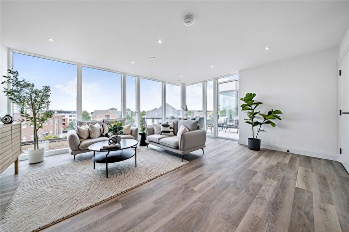 2 Bedroom Flat For Sale In Tweedy Road, Bromley, BR1