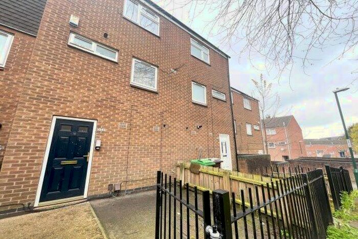 3 Bedroom Terraced House To Rent In Ashwell Gardens, Nottingham, NG7