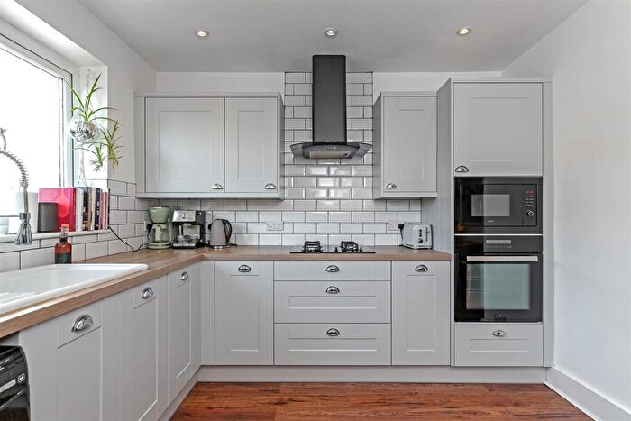 3 Bedroom End Of Terrace House For Sale In Cavendish Road, St. Albans, AL1