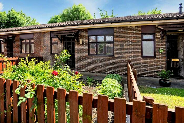 1 Bedroom House To Rent In Corsley Way, Hackney Wick, E9