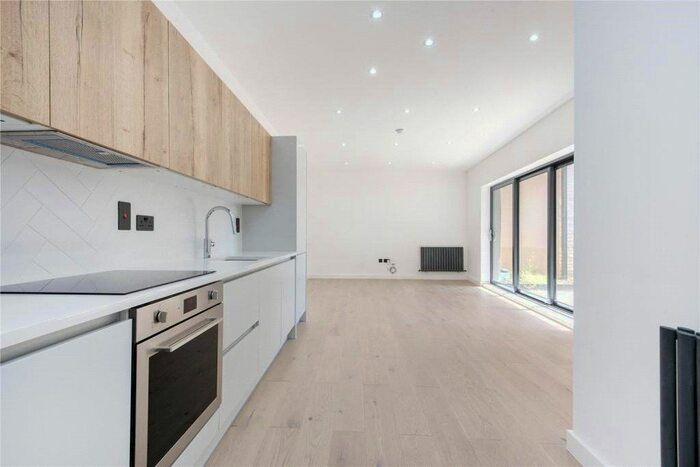 1 Bedroom Flat To Rent In Arts Apartments, Ruby Road, London, E17