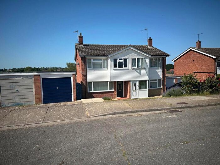 3 Bedroom Semi-Detached House For Sale In Chelsworth Way, Stowmarket, IP14
