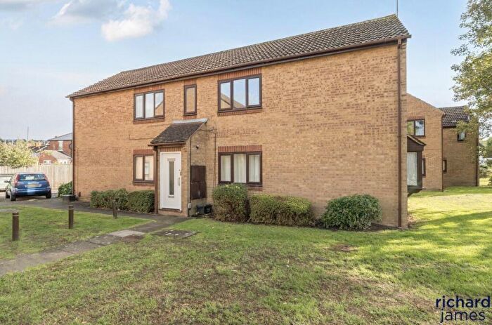 1 Bedroom Apartment For Sale In Erin Court, Kingshill, Swindon, SN1