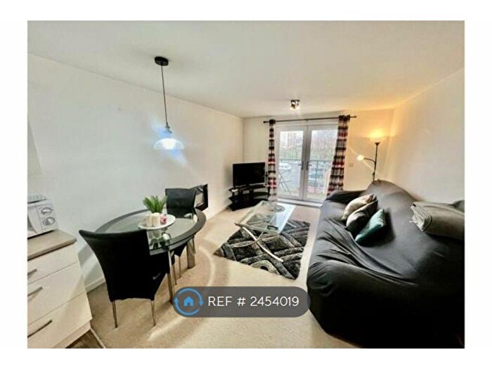 2 Bedroom Flat To Rent In Endeavour House, Salford, M5