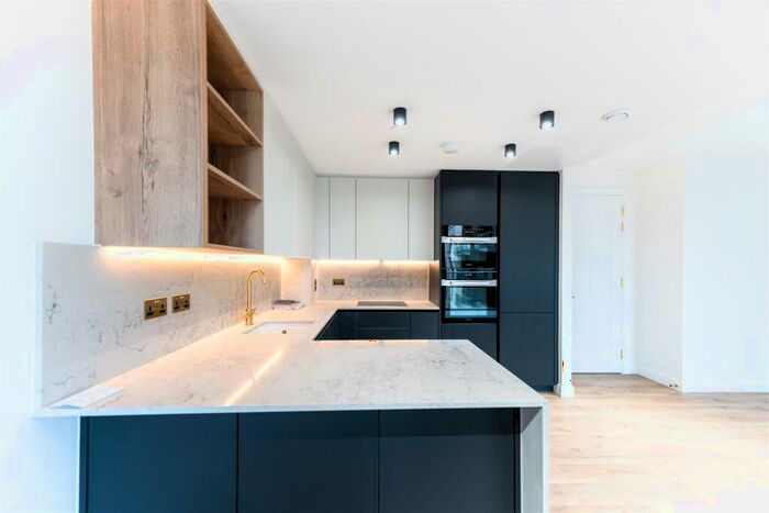 2 Bedroom Apartment To Rent In Siena House, Bollinder Place, London, EC1V