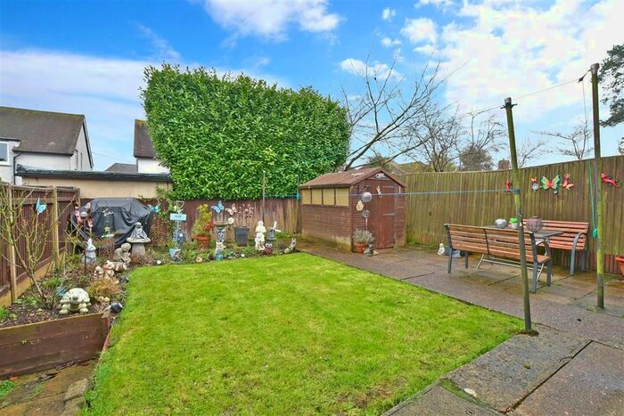 3 Bedroom Semi-Detached House For Sale In Brogden Crescent, Leeds, Maidstone, Kent, ME17