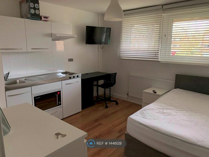 Studio To Rent In Paynes Walk, Hammersmith/Fulham, W6