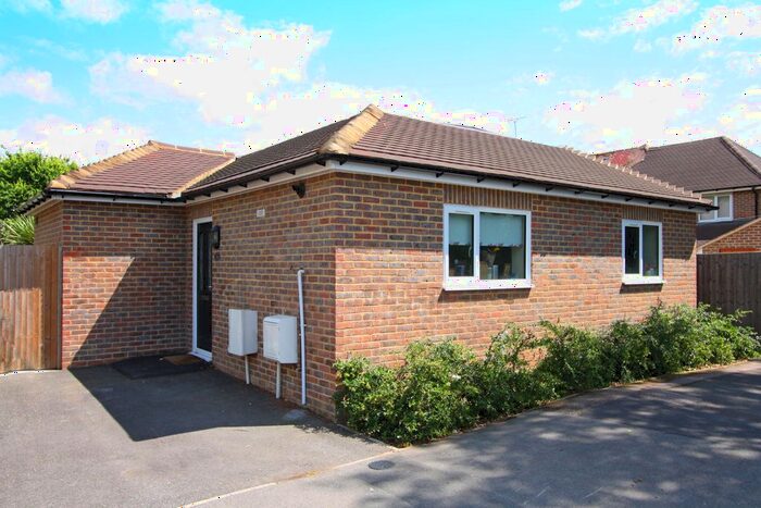 2 Bedroom Detached Bungalow To Rent In Avards Close, Hawkhurst, Cranbrook, TN18