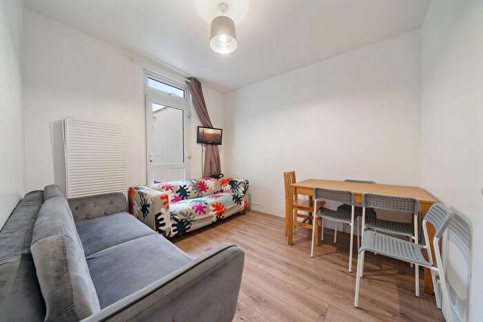 4 Bedroom Property To Rent In Scales Road, London, N17