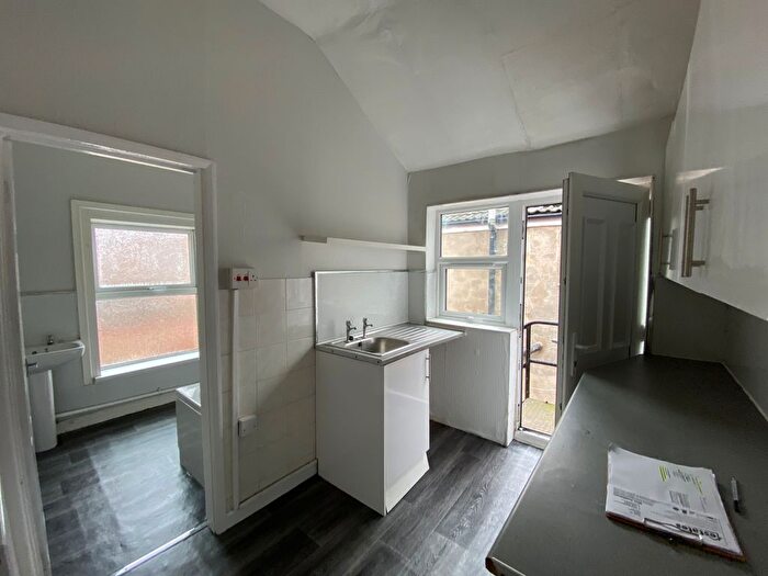 1 Bedroom Flat To Rent In Newbridge Road, Hull, HU9