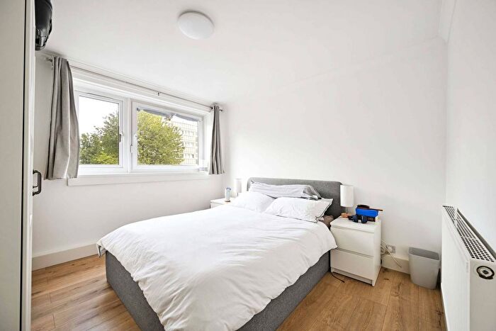 1 Bedroom Flat To Rent In Fontley Way, Roehampton, London, SW15