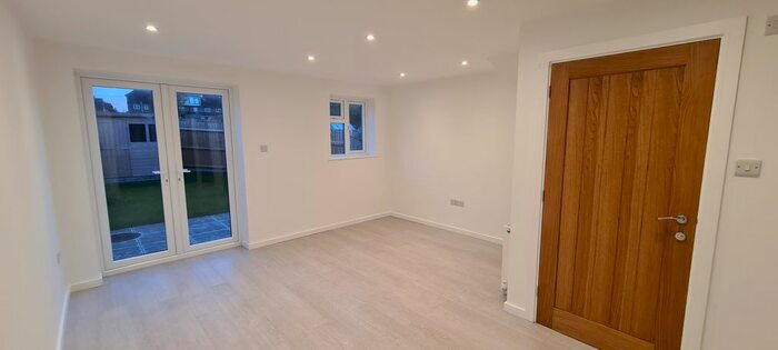 3 Bedroom End Of Terrace House To Rent In Dellands, Overton RG25