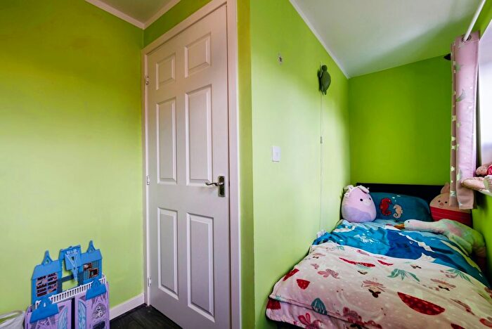 3 Bedroom End Of Terrace House For Sale In Myrtlebury Way, Exeter, Devon, EX1