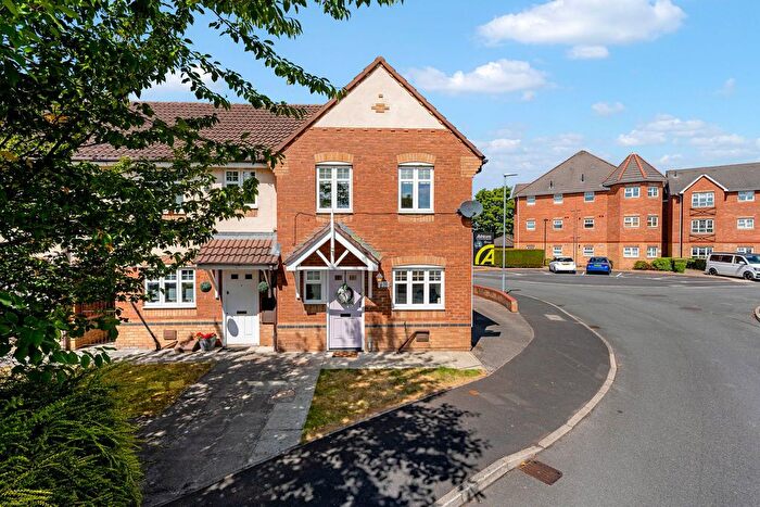 3 Bedroom End Terrace House For Sale In Hampton Court Way, Widnes, WA8