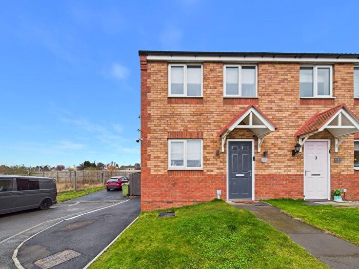 3 Bedroom Semi Detached House For Sale In Seaton Crescent, Knottingley, WF11