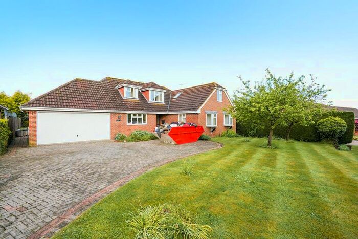 4 Bedroom Bungalow To Rent In Ricksons Lane, West Horsley, KT24