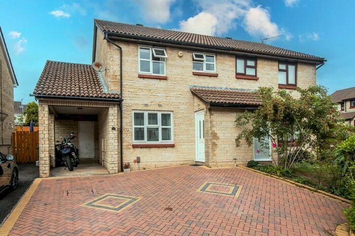 3 Bedroom Semi-Detached House To Rent In De Braose Close, Cardiff, CF5