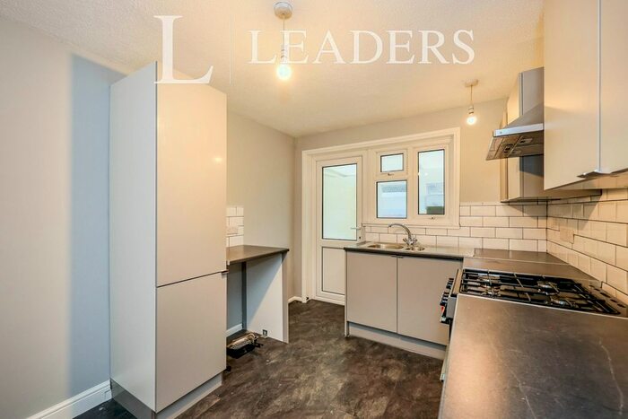 2 Bedroom Bungalow To Rent In Newbolt Road, Cosham, Portsmouth, PO6