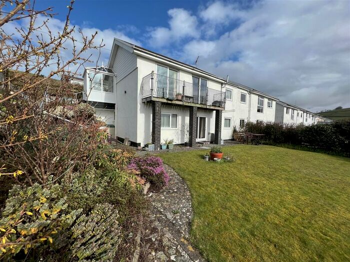 4 Bedroom Link Detached House For Sale In Bryncastell, Bow Street, Aberystwyth, SY24