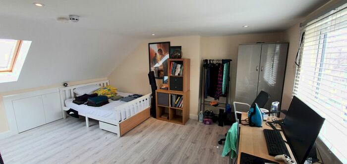 Studio To Rent In Empire Road, Perivale, UB6
