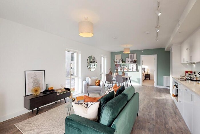 1 Bedroom Apartment To Rent In Millet Place, London, E16