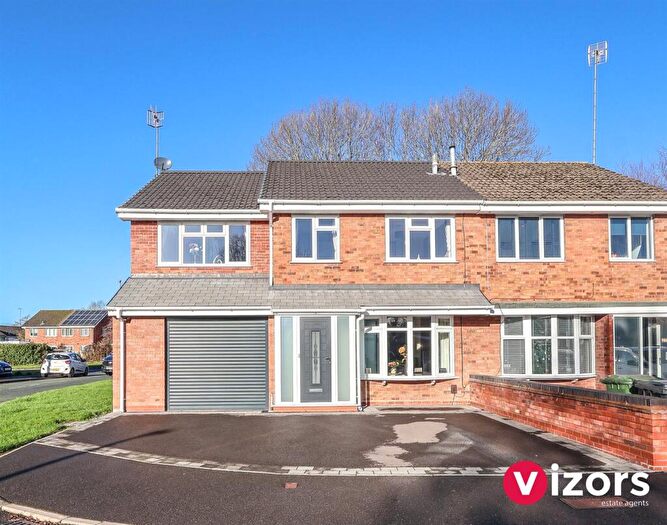 4 Bedroom Semi Detached House For Sale In Bishopstone Close, Redditch, B98