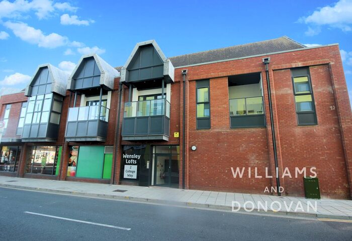 2 Bedroom Flat To Rent In College Way, Southend-On-Sea, SS1