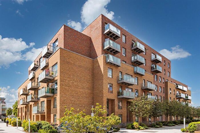 2 Bedroom Flat For Sale In Miles Road, Candish Court Miles Road, N8