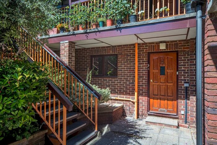 2 Bedroom Apartment To Rent In High Street, Bembridge, PO35