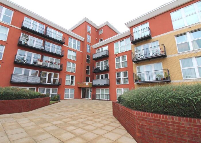 2 Bedroom Flat To Rent In Memorial Heights, Monarch Way, Ilford, IG2