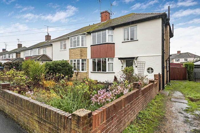 3 Bedroom Semi Detached House For Sale In Chiltern Road, Caversham, Reading, Berkshire, RG4
