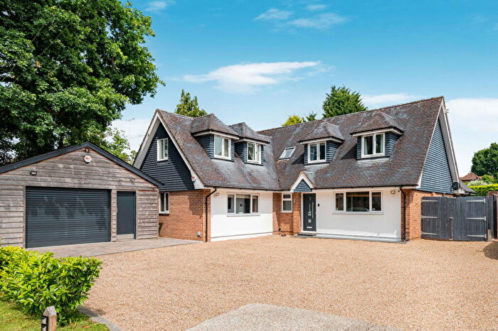 5 Bedroom Detached House For Sale In Pondtail Road, Horsham, RH12