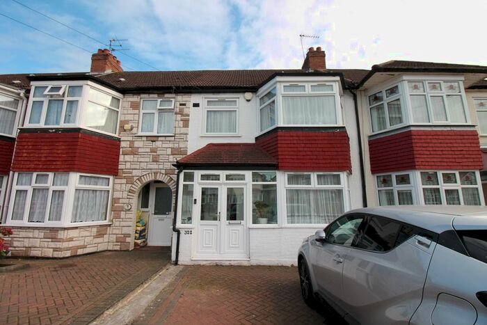 3 Bedroom Terraced House To Rent In Firs Lane, London N13