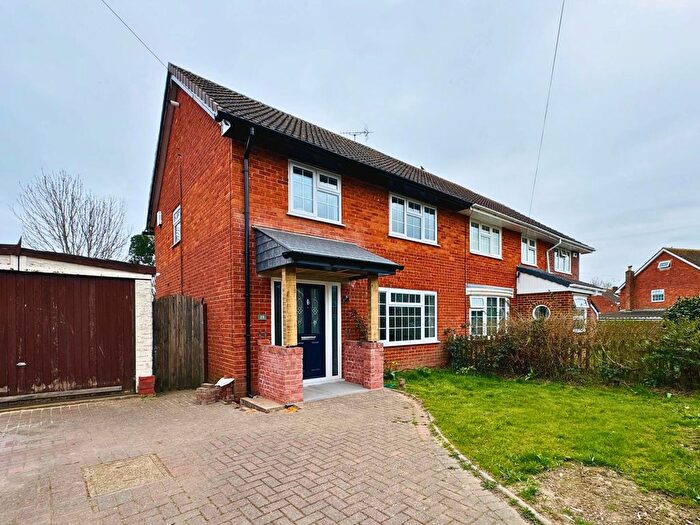 3 Bedroom Semi Detached House To Rent In Denchers Plat, Langley Green, Crawley, RH11