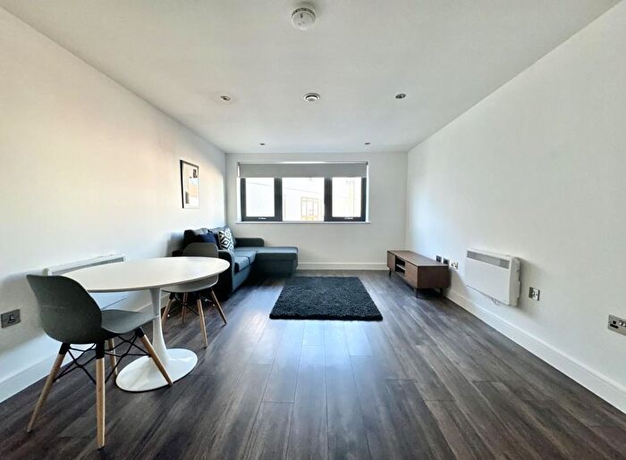 1 Bedroom Flat To Rent In Sand Pits, Birmingham, B1