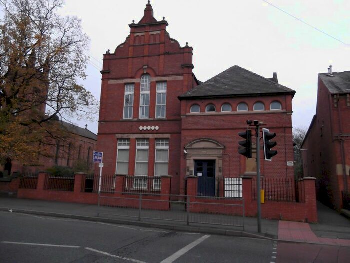 3 Bedroom Property To Rent In Wilmslow Road, Didsbury, Manchester M20